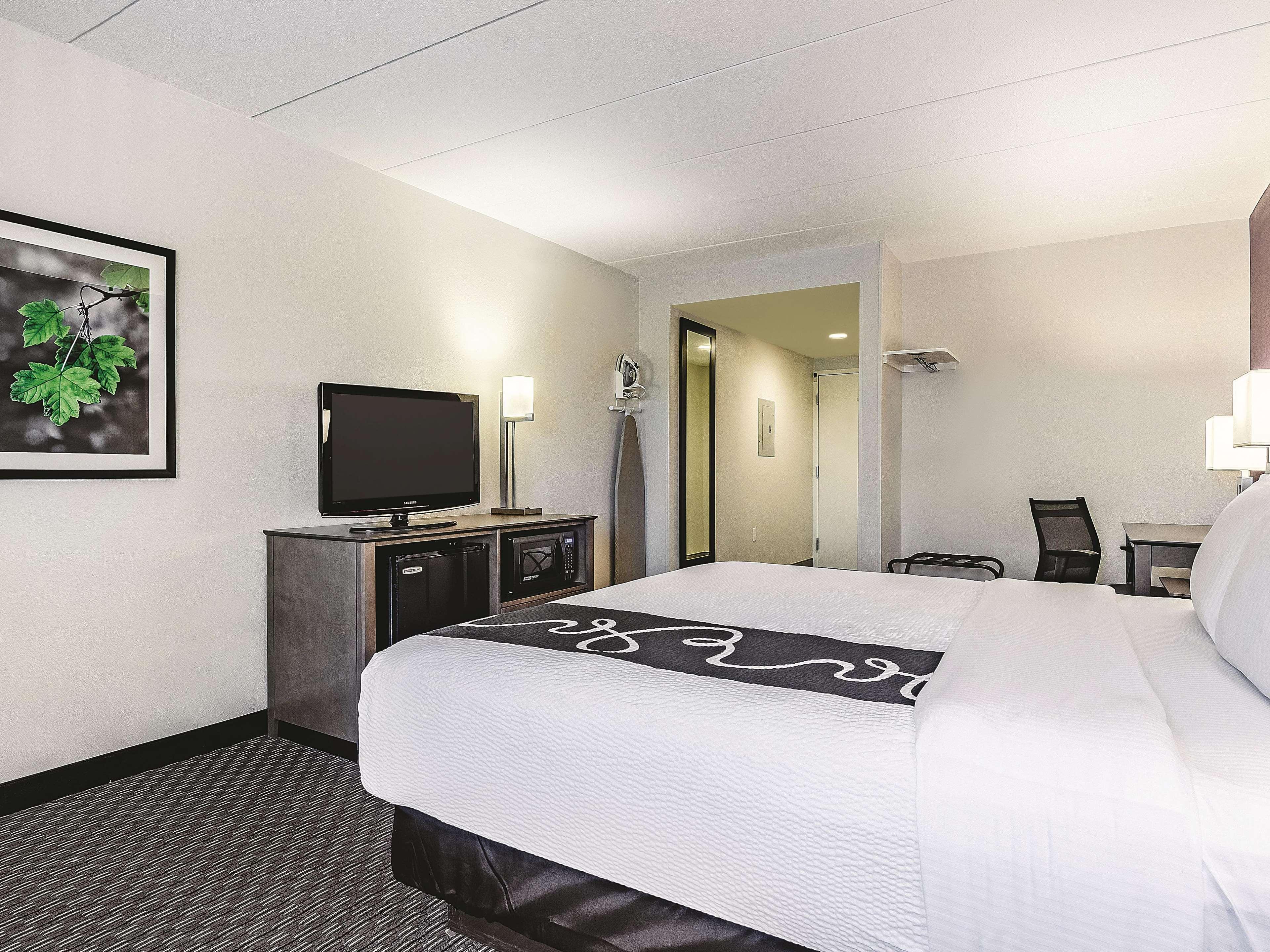 Hotel La Quinta By Wyndham Warwick Providence Airport Exterior foto