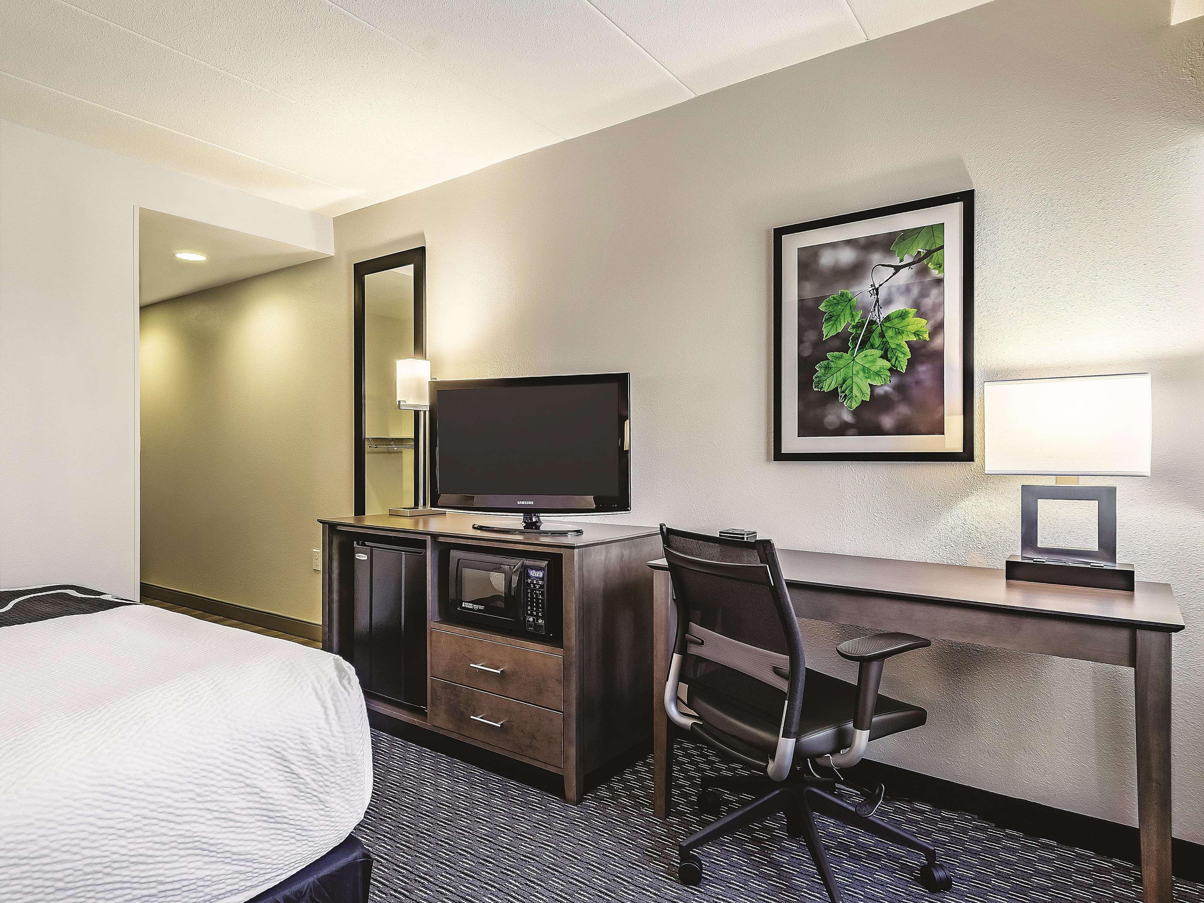 Hotel La Quinta By Wyndham Warwick Providence Airport Exterior foto