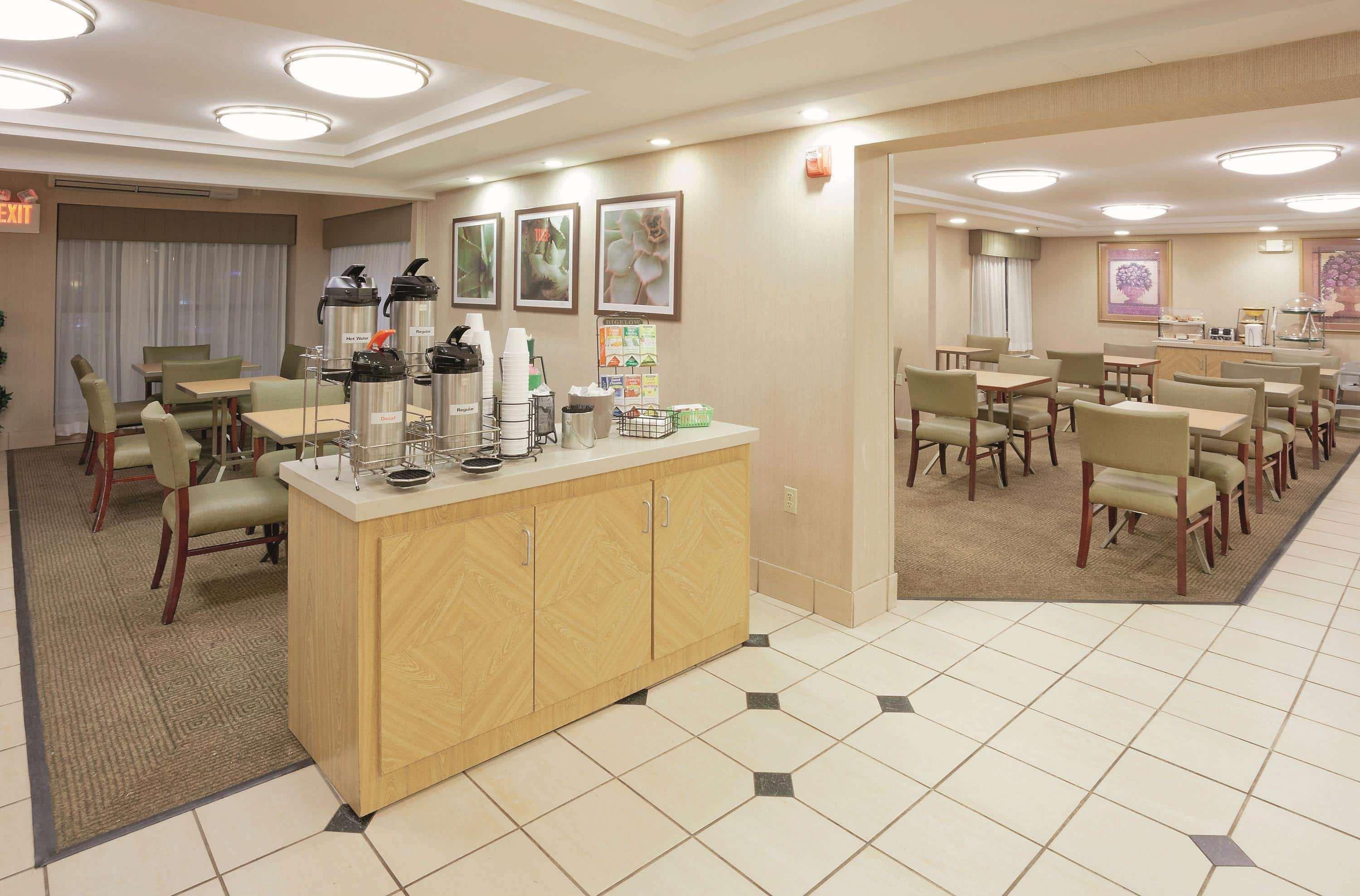 Hotel La Quinta By Wyndham Warwick Providence Airport Exterior foto