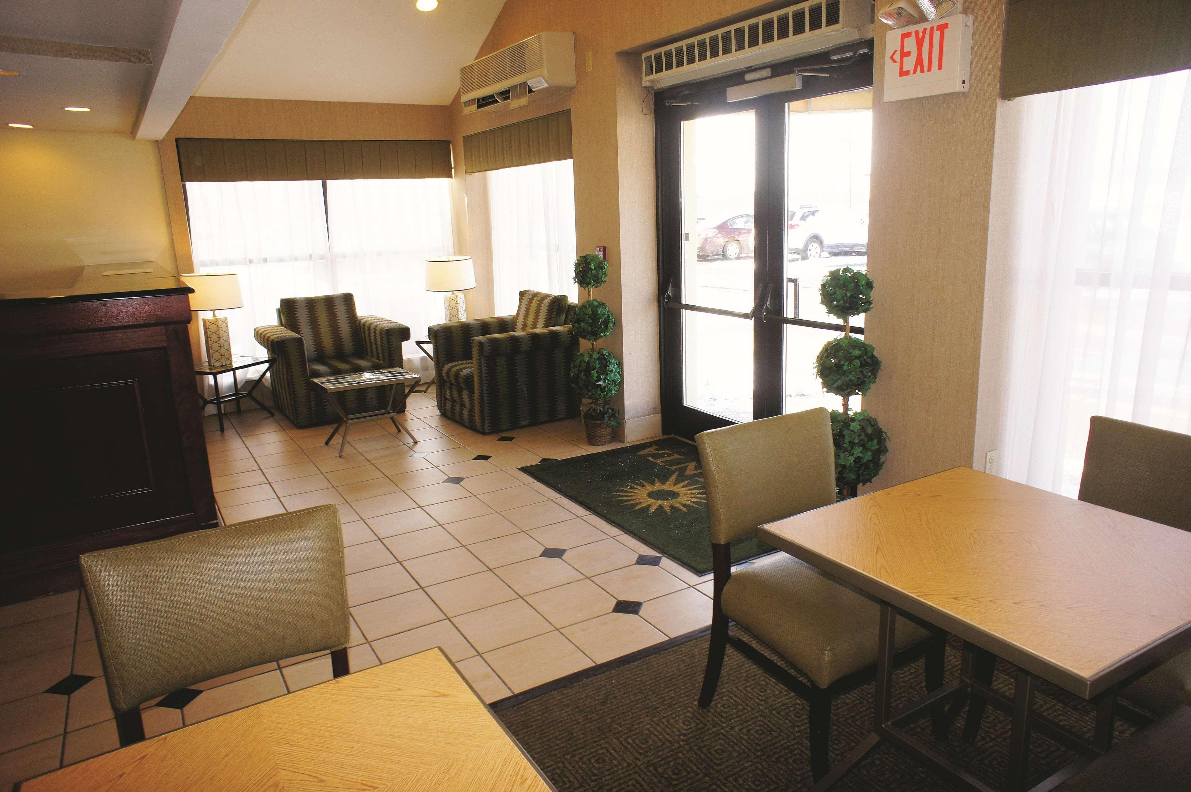 Hotel La Quinta By Wyndham Warwick Providence Airport Exterior foto