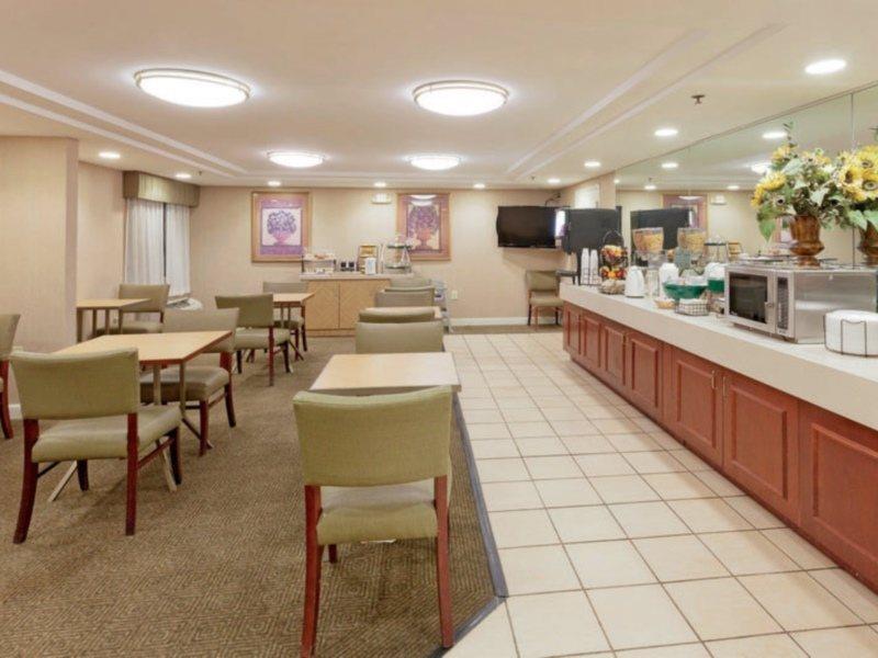 Hotel La Quinta By Wyndham Warwick Providence Airport Exterior foto